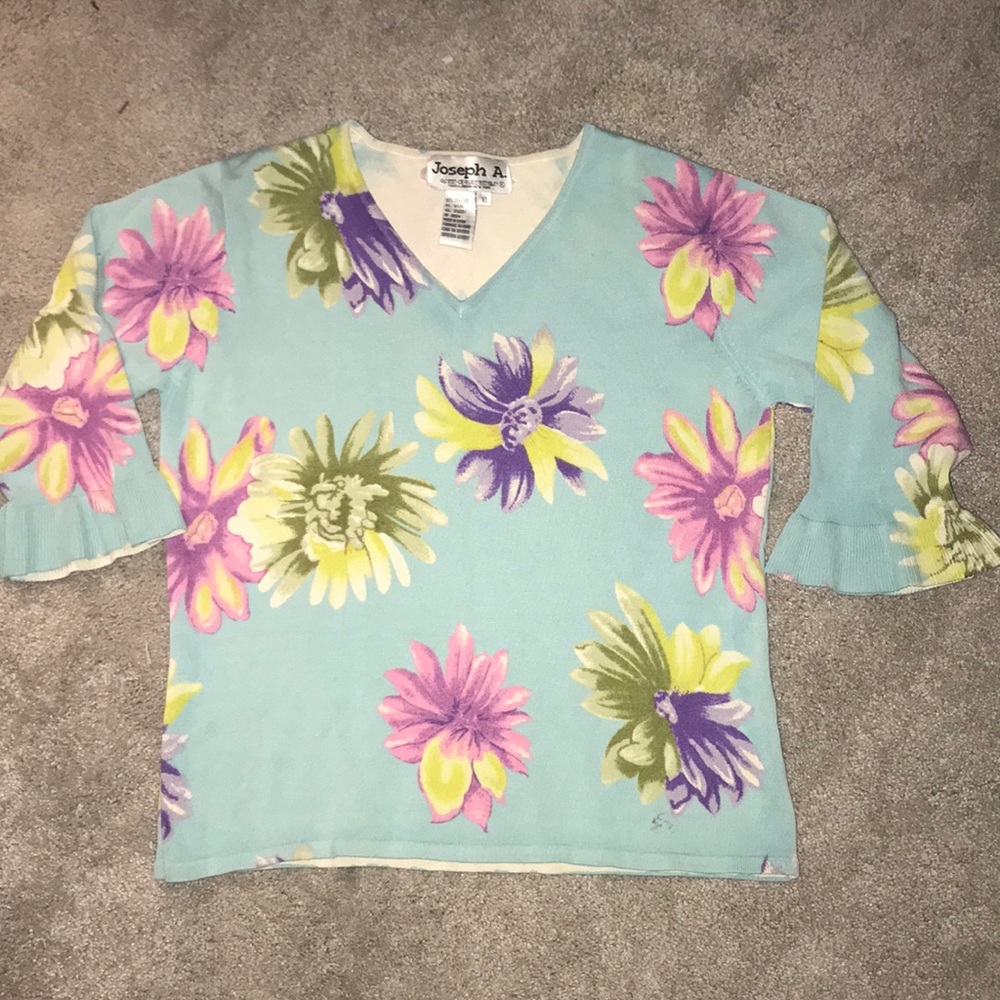 Lightweight sweater